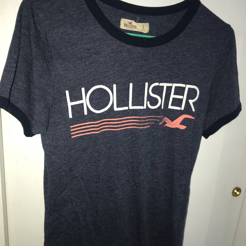 Hollister t-shirt